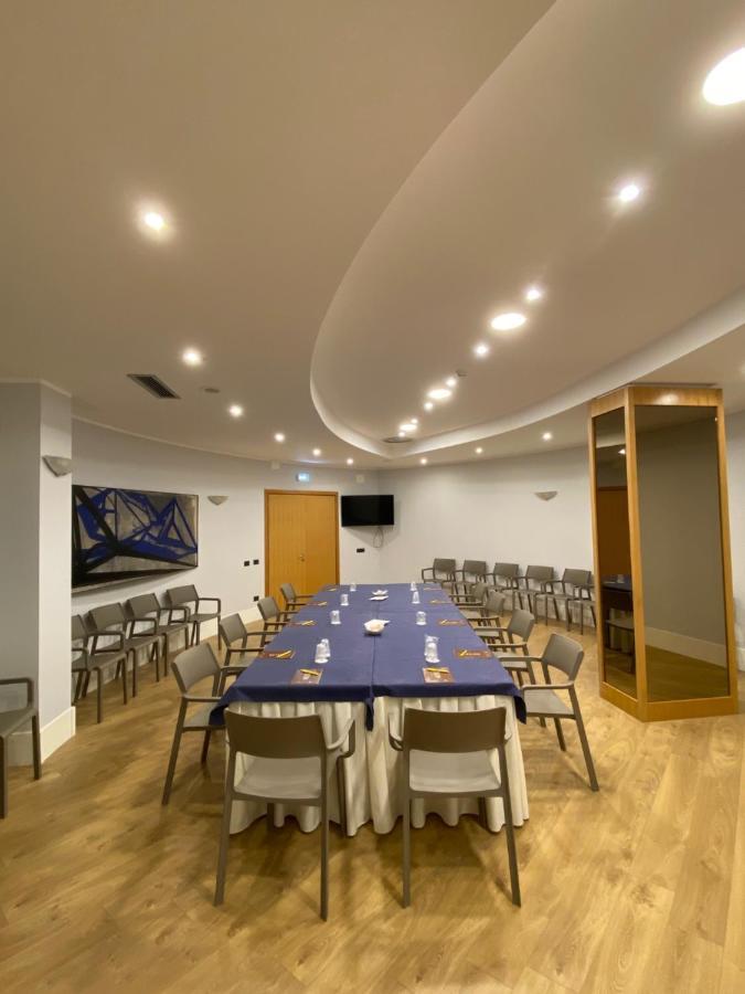 Vittoria Parc Hotel Bari Luaran gambar